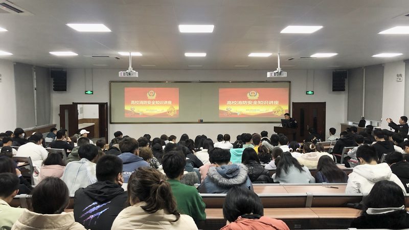少儿编程线上课与线下课：揭秘差异，助你明智选择