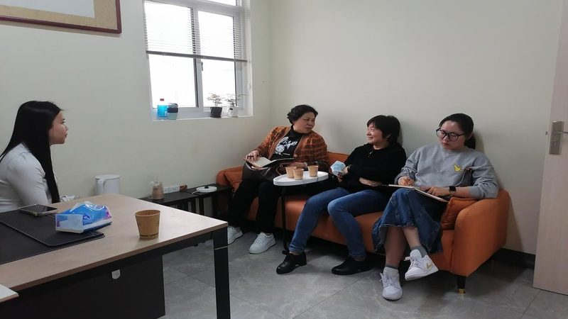 技能培训是针对新员工岗位所需的专业技能进行培训。根据岗位特点，可以分为以下几类：